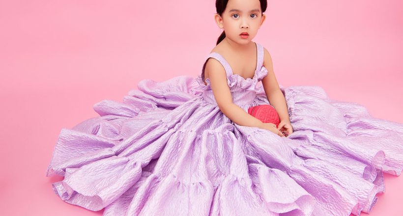 Con gái NTK Đỗ Mạnh Cường diện túi xách giá hàng chục triệu đồng