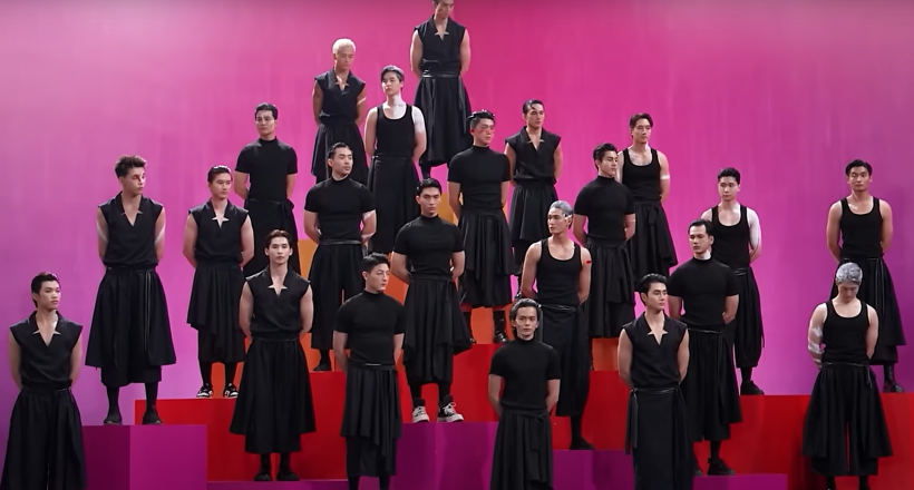 Hương Giang và dàn sao sững sờ nhìn hội The New Mentor "chiến" nhau