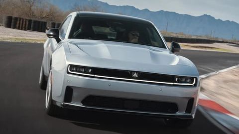 Dodge Charger Daytona 2024 có giá gần 60.000 USD