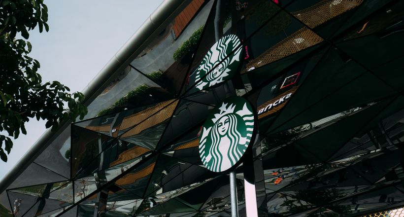 Starbucks chính thức mở cửa hàng có view đẹp nhất Sài Gòn, ngắm trọn thành phố với 100k thì giới trẻ cũng chịu khó check-in rần rần