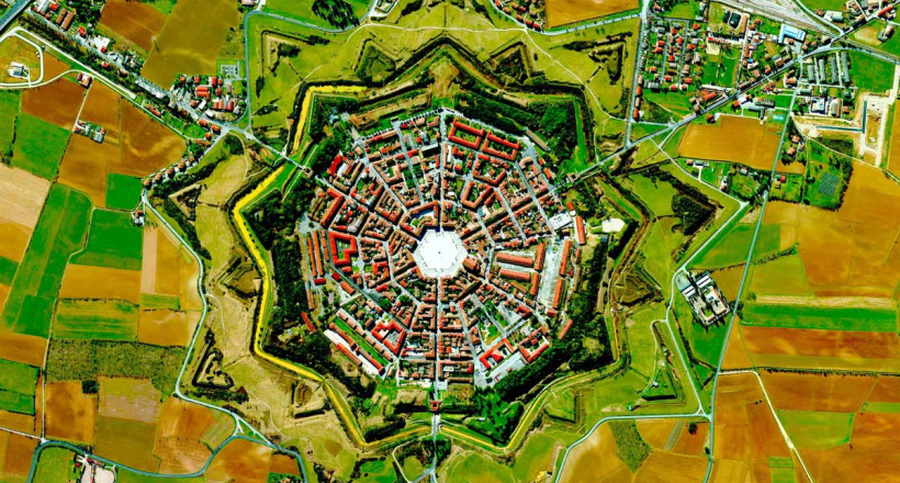 Thành phố pháo đài huyền bí mang dáng vẻ tựa trận đồ bát quái