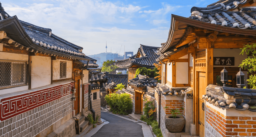 Chiêm ngưỡng vẻ đẹp cổ kính của làng Hanok Jeonju trong sắc thu vàng