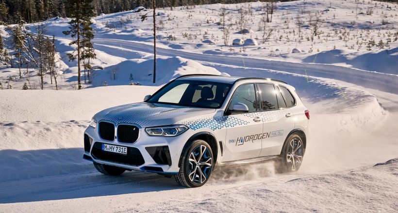 Toyota và BMW lập liên minh sản xuất xe chạy bằng hydro