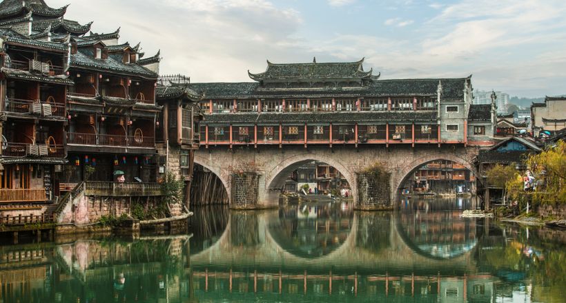 Phượng Hoàng Cổ Trấn nghìn năm tựa sơn hướng thủy