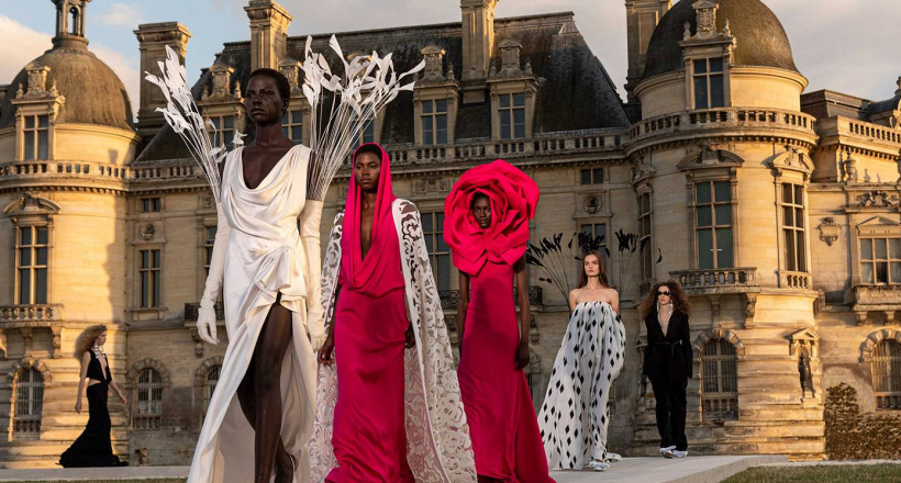 Valentino thay đổi lịch trình trình diễn thời trang dưới sự dẫn dắt của tân giám đốc sáng tạo Alessandro Michele