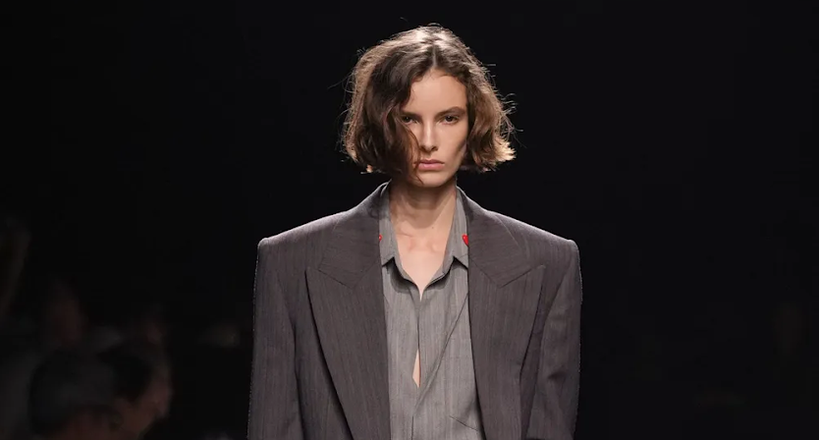Bottega Veneta Xuân/Hè 2025: Loạt sao đổ bộ, ‘nàng thơ’ Thư Kỳ nổi bật với phong thái ‘xa xỉ thầm lặng’