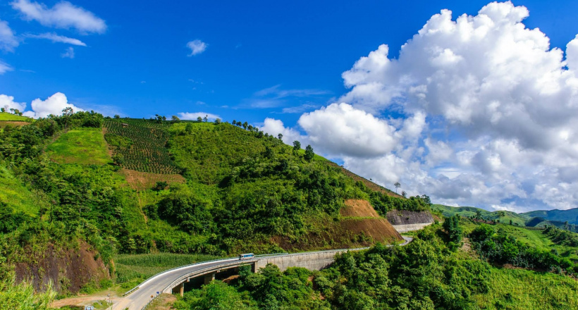 Những cung đường xuyên mây ở Tây Bắc khiến phượt thủ mê mẩn