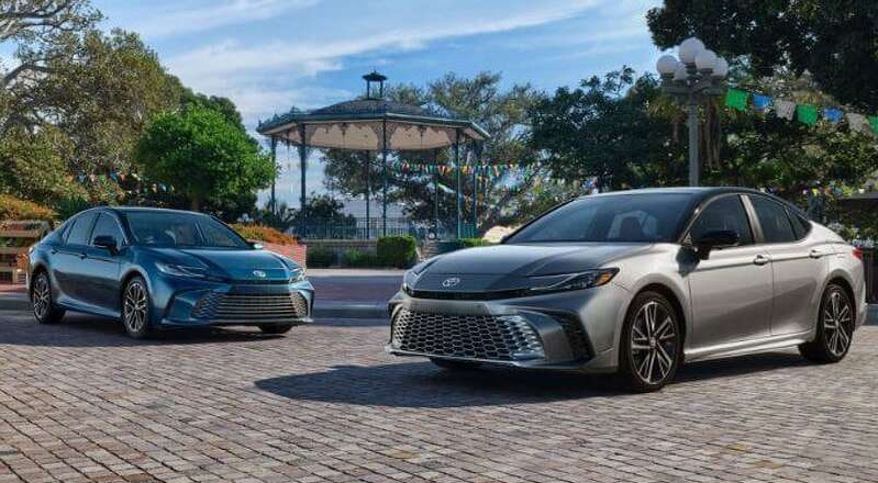 Chi tiết Toyota Camry Hybrid 2025