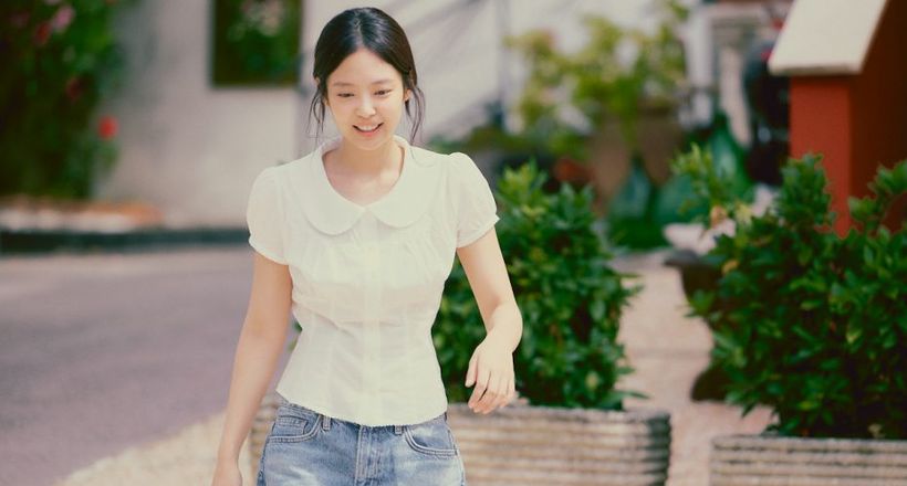 Những bản phối “cottagecore” của Jennie (BLACKPINK) trong “My Name Is Gabriel”