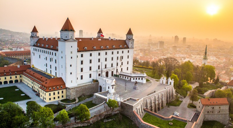 Tour Tết Đông Âu 11N10Đ: Xuân rực rỡ tại 6 quốc gia cổ kính