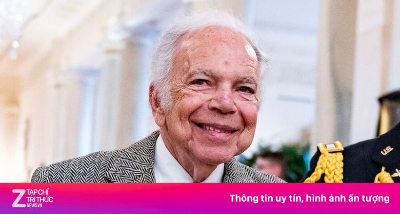 NTK tỷ phú đầu tiên nhận Huân chương Tự do từ ông Biden