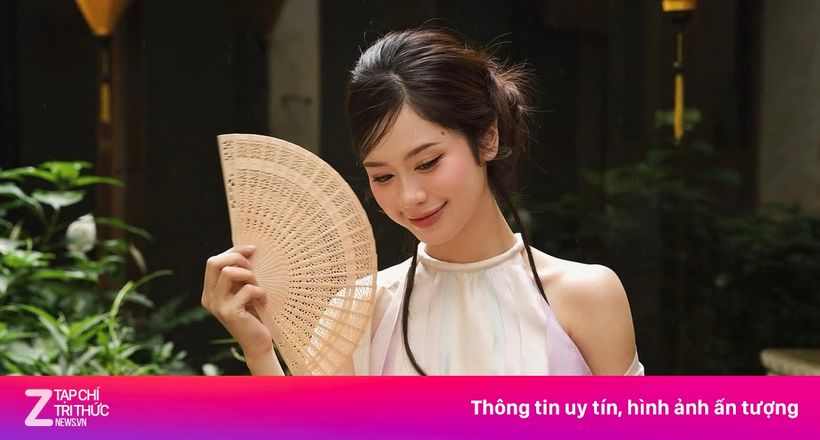 Hàn Hằng diện yếm đón Tết