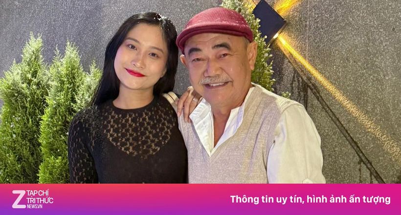 Cô gái bên NSND Việt Anh nói gì về chuyện tình cảm