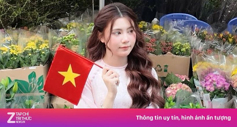 Ái nữ nhà Quyền Linh gây chú ý Mùng 2 Tết