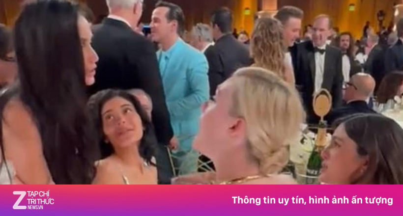 Hình ảnh bùng nổ tranh cãi của Kylie Jenner và Demi Moore