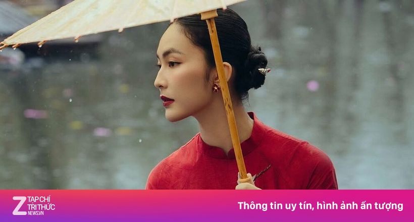 Helly Tống, vợ Văn Hậu diện áo dài đón Tết sớm