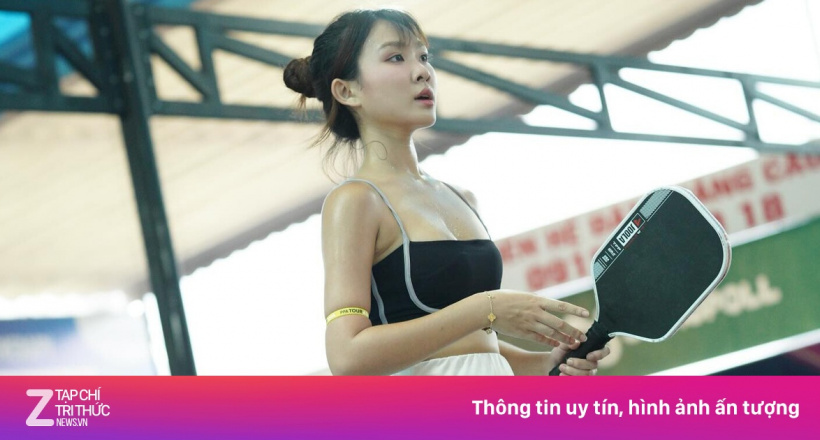 Năm của mốt vén váy, không quần