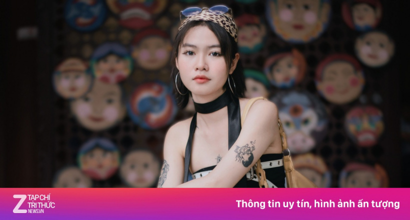 Đeo máy ảnh compact ở cổ tay như trang sức