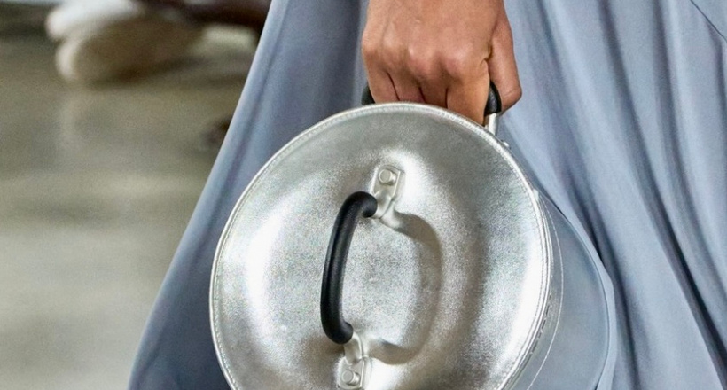 Túi xách nồi nhôm gây chú ý