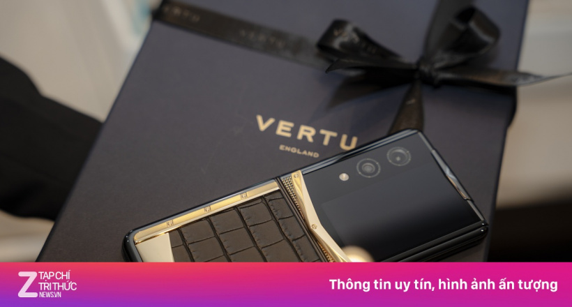 Vertu Quantum Flip Full Gold - món quà công nghệ cho người xứng tầm