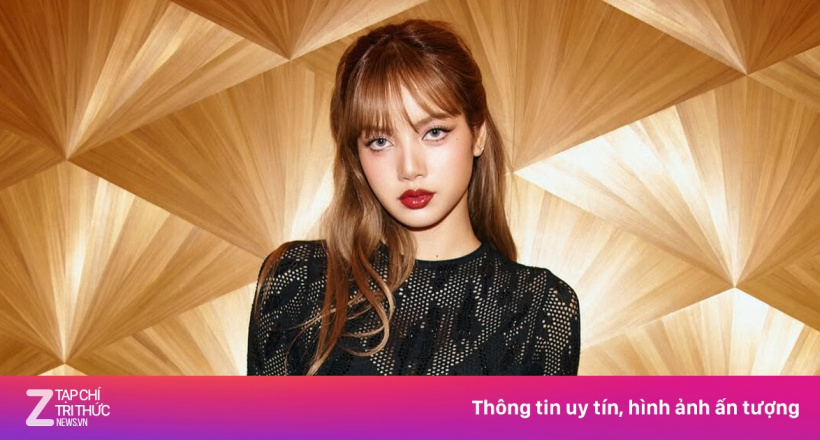 Lisa (BlackPink) mặc xuyên thấu