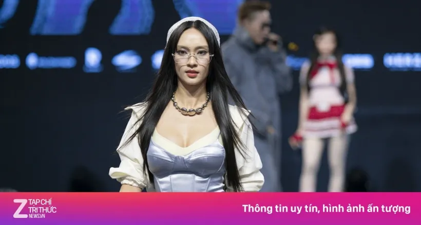 Hàng nghìn người xem những look 'độc lạ' tại Thời Trend Runway