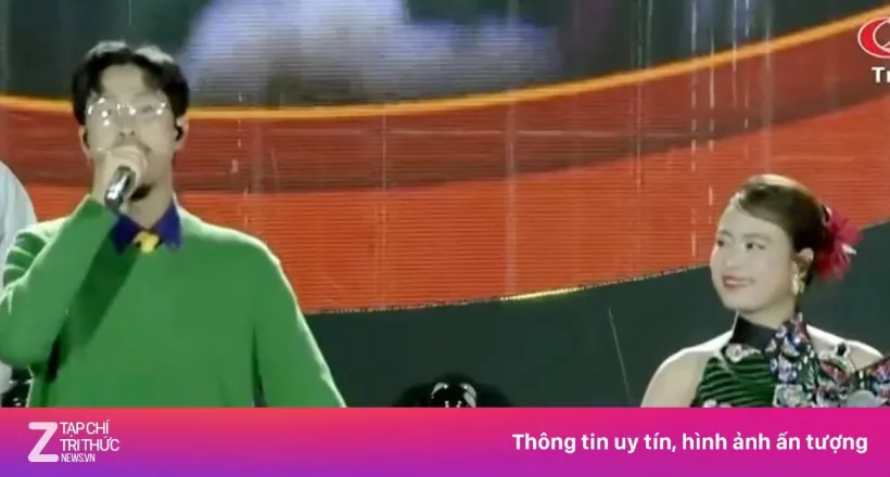 Hình ảnh Đen Vâu nắm tay Hoàng Thùy Linh gây sốt