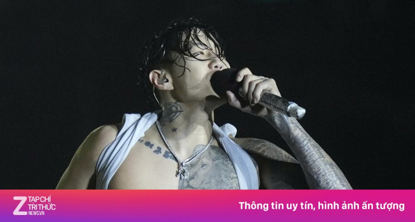 Jay Park cởi áo trình diễn, khoe cơ bắp ở TP.HCM