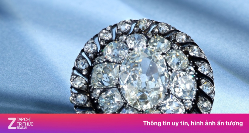 Biểu tượng quyền lực của Hoàng đế Napoléon tái xuất sau 200 năm