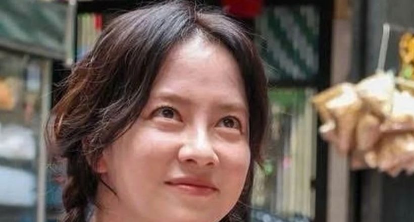 Song Ji Hyo ăn trứng vịt lộn ở Việt Nam