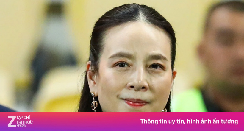Madam Pang diện bông tai 500 triệu trong trận U22 Việt Nam vô địch