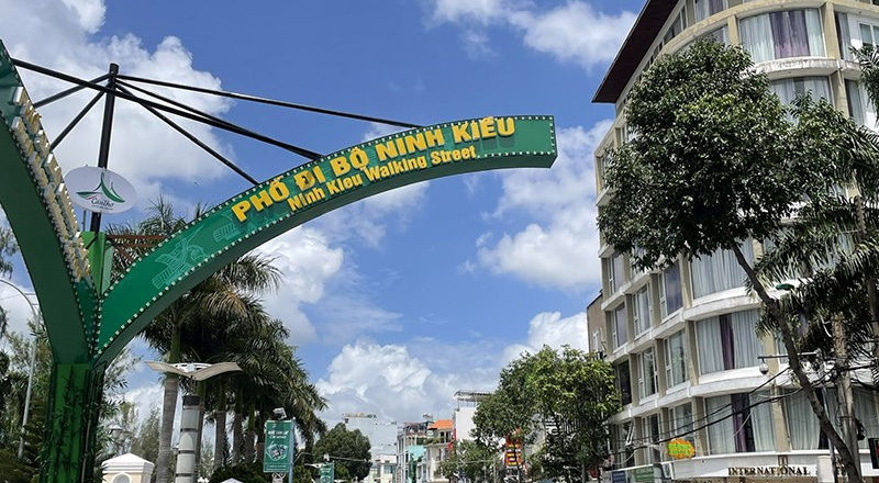 Phố đi bộ Ninh Kiều trở lại đầy sức sống