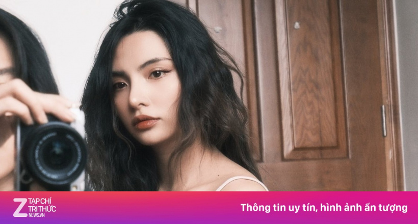 Hai ca sĩ Việt lộ ảnh hẹn hò