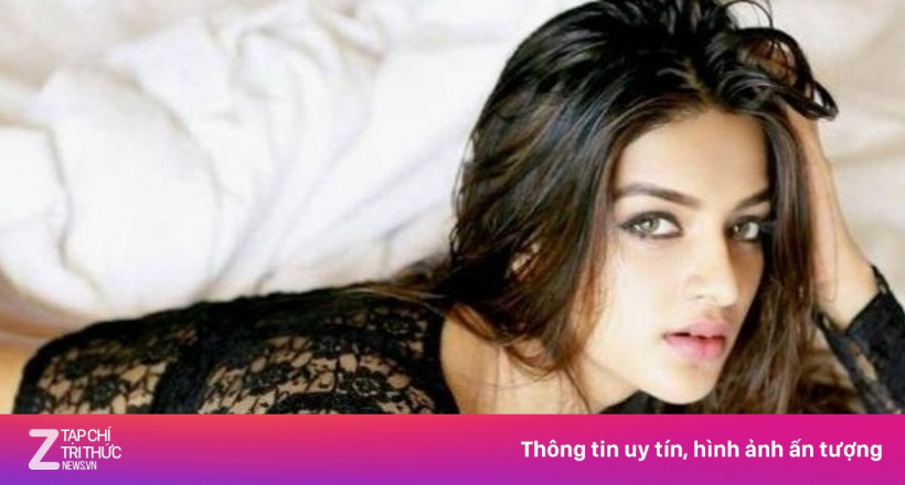 Diễn viên Ấn Độ bị đám đông vây kín, sàm sỡ