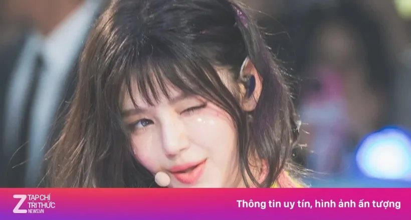 Nữ ca sĩ bị 'đuổi' khỏi nhóm, kiện đòi 43 tỷ won