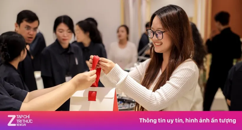 Kính mắt Jins được lòng giới trẻ Việt