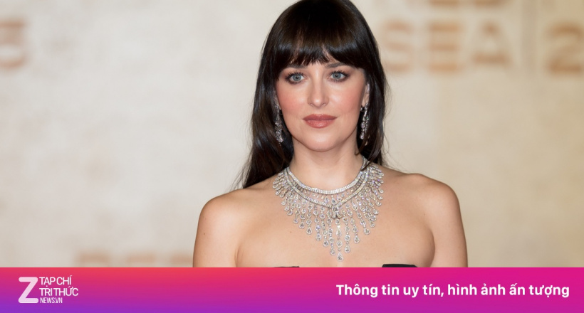 Mỹ nhân '50 sắc thái' gợi cảm