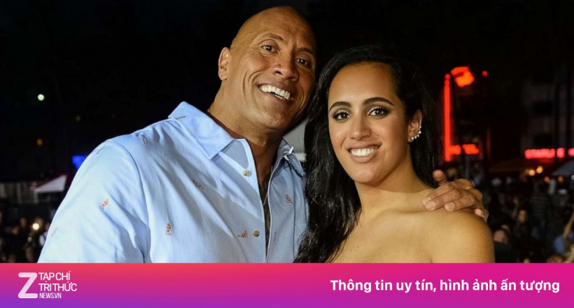 Con gái The Rock công khai yêu nữ đô vật