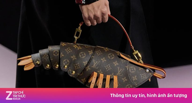 18.000 USD cho túi xách hình con tôm hùm