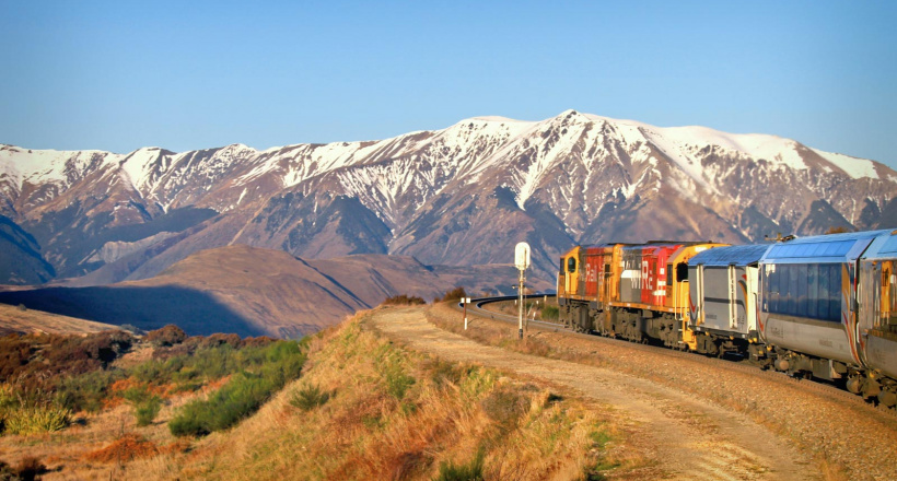 9 đoàn tàu đáng trải nghiệm 2025 – tàu Thống Nhất ở vị trí thứ 3