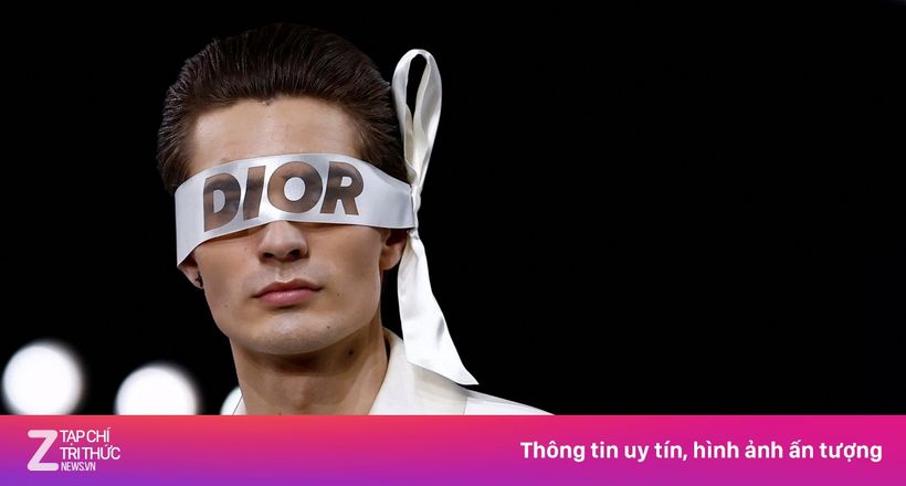 Phom dáng tối giản lên ngôi trong BST mùa đông Dior