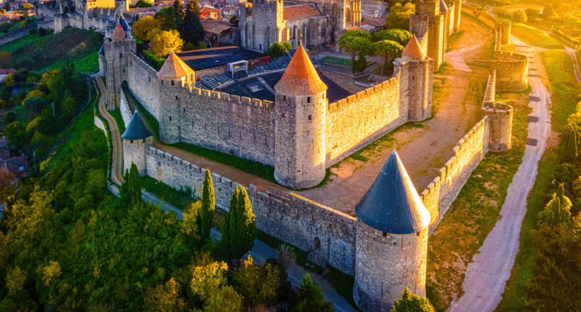 Top 10 lâu đài cổ nổi tiếng ở Pháp