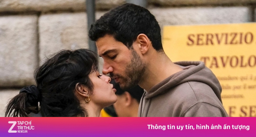 Camila Cabello quấn quýt bạn trai tỷ phú