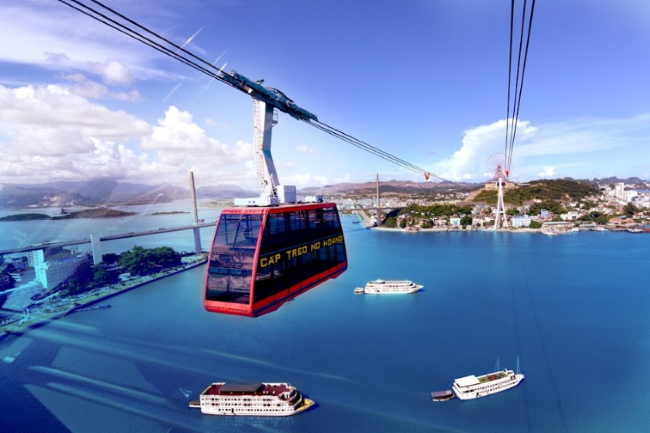 Du khách hài lòng với trọn bộ kinh nghiệm du xuân Sun World Ha Long