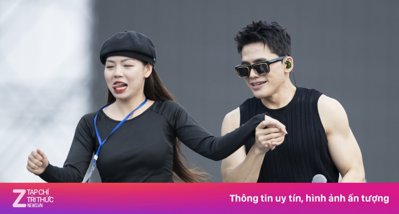 Tự Long và dàn anh tài mặc áo ba lỗ, quần short tổng duyệt