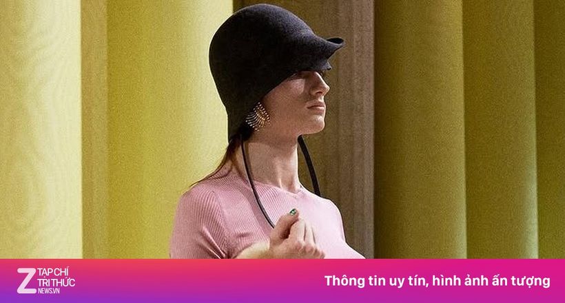 Áo ngực hình viên đạn gây chú ý