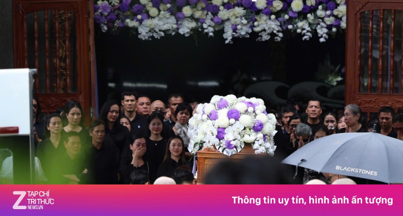 Vợ con và đồng nghiệp tiễn đưa Quý Bình