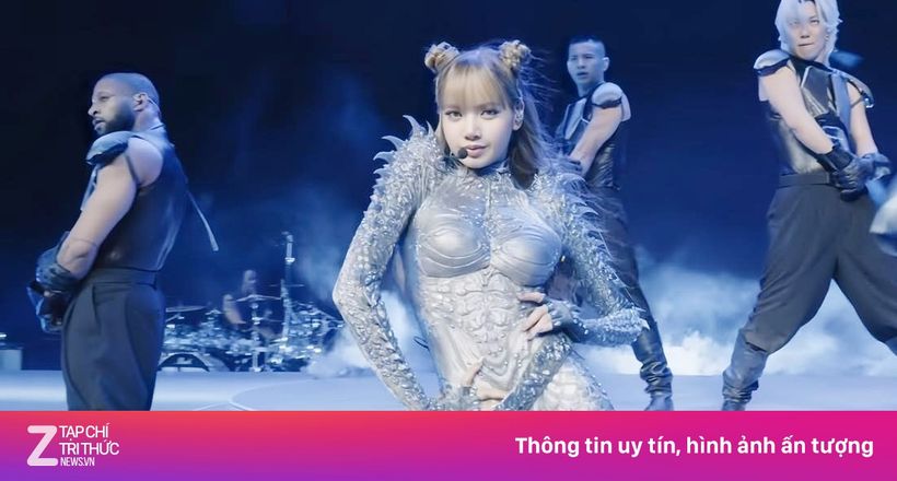 Lisa mặc sexy, làm bùng nổ sân khấu ở Mỹ
