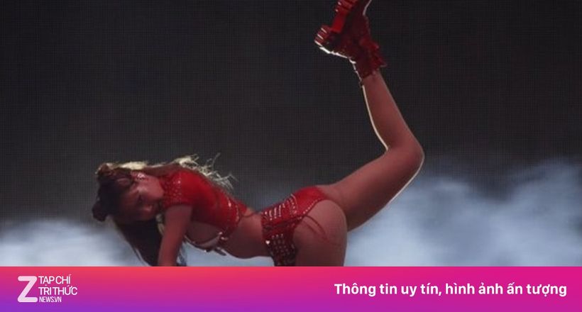 Vũ đạo của Lisa gây tranh cãi
