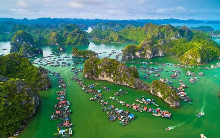 Vì sao du khách đổ về Cát Bà hè này?